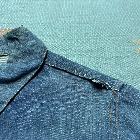 Vintage 70s Levi’s for gals denim trucker jacket big E distressed women S/M - Picture 10 of 16